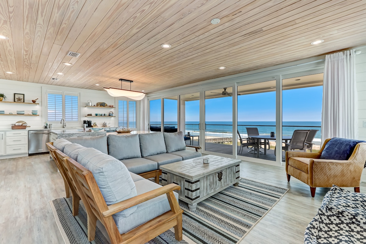 Recently Built Oceanfront 6 bedroom House