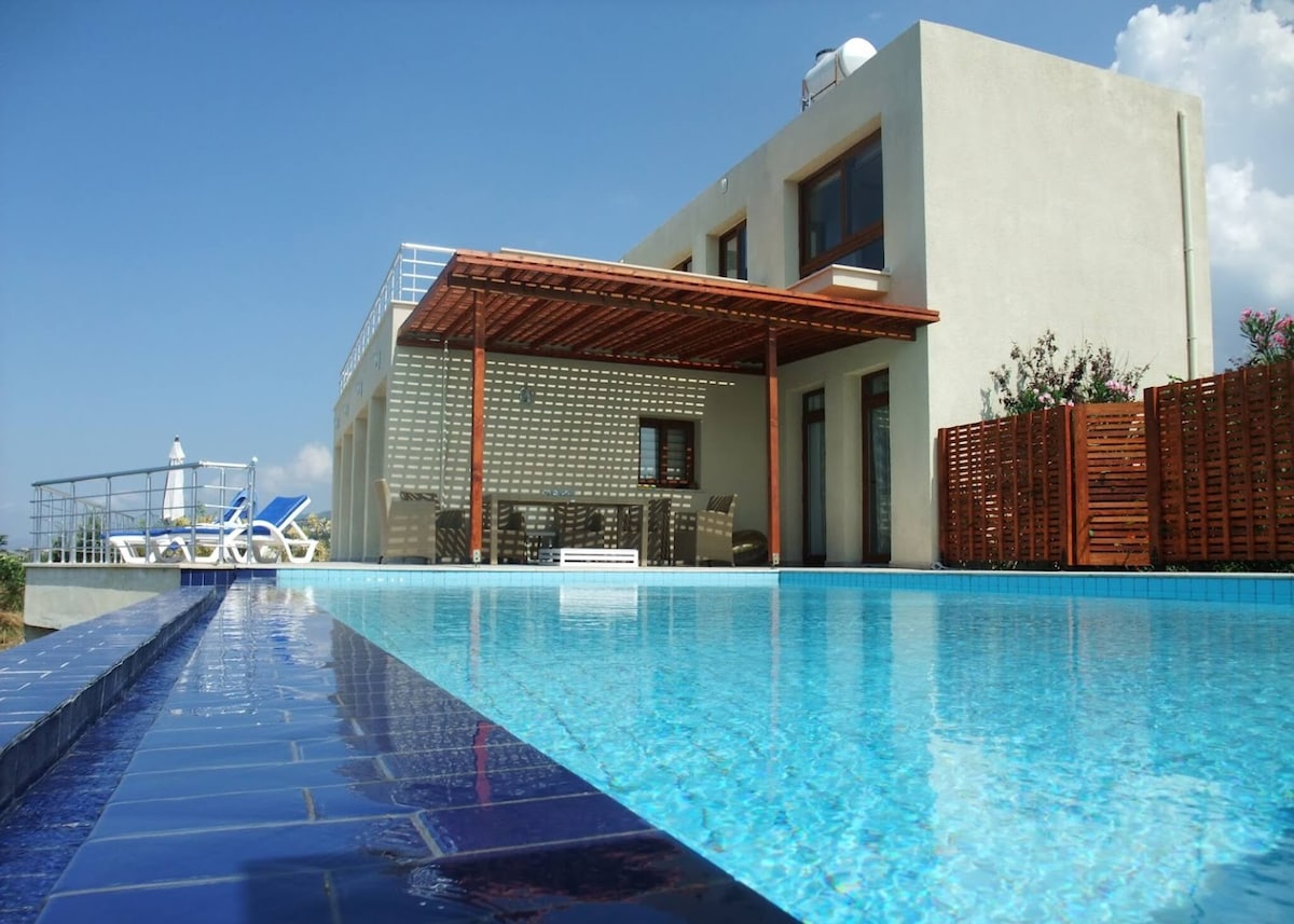 North Cyprus, Seacliff Villa, 4 Bed, Private Pool,