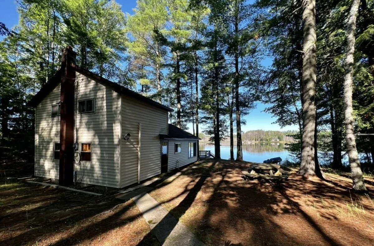 Tall Pines Rustic Lakeside Cottage