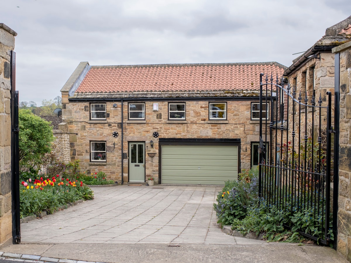 Barn House Mews