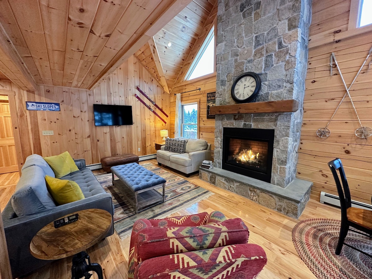 Cozy and Private Log Cabin near Bretton Woods!