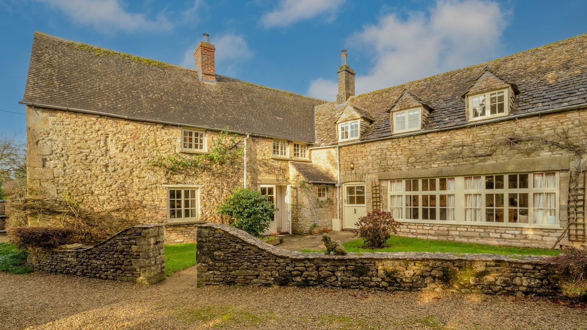 伍德曼科特庄园乡村小屋（ Woodmancote Manor Cottage ） ， Cirencester附近