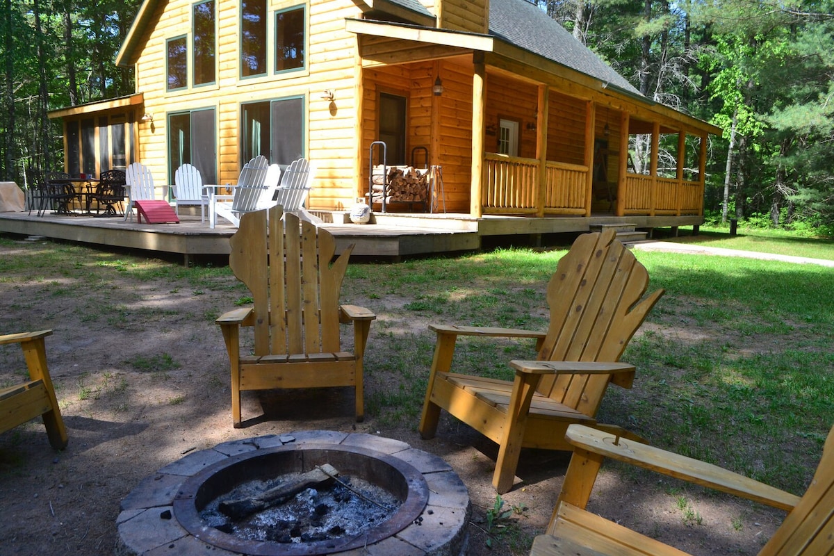 Camp Pinemere - Large Northwoods Private Home