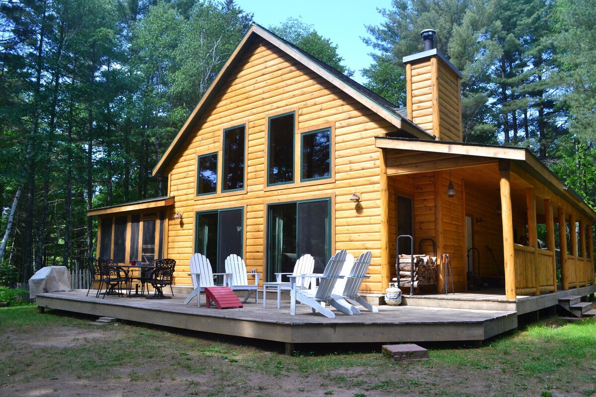 Camp Pinemere - Large Northwoods Private Home
