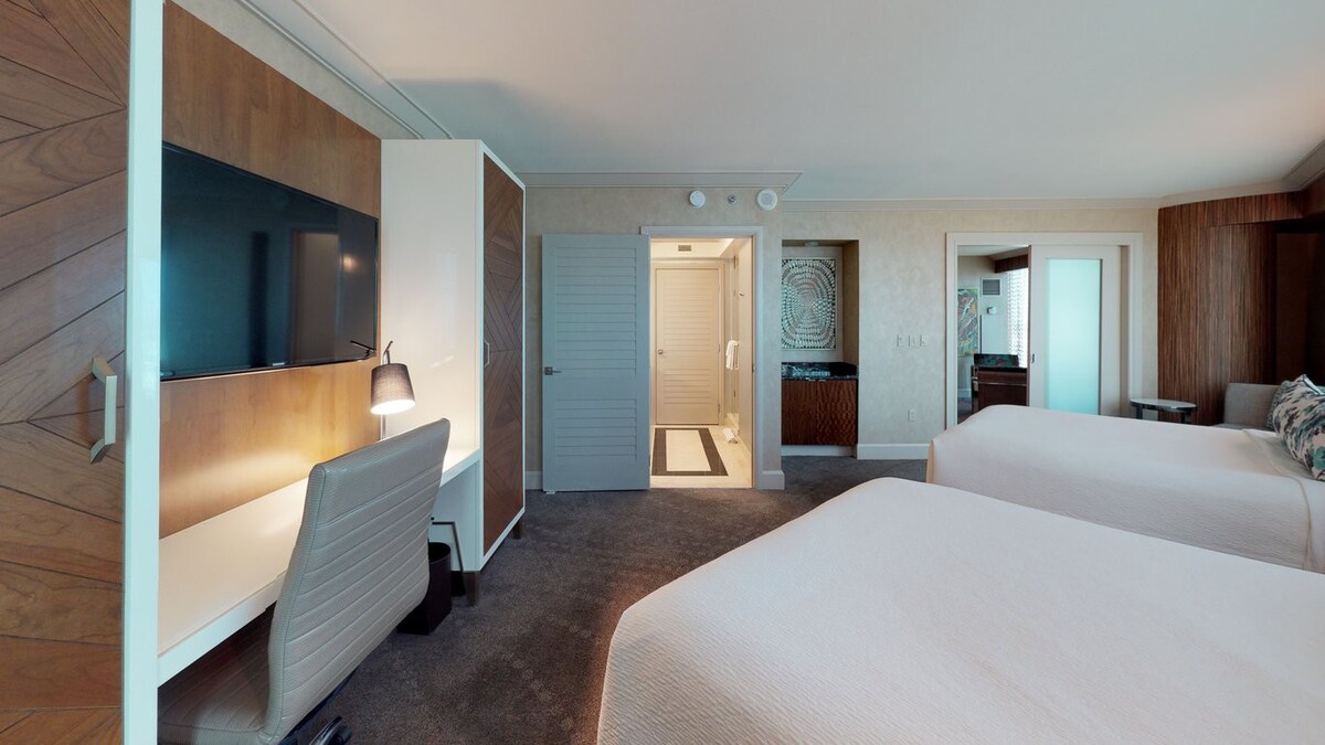 2-Bedroom Hotel Suite - 3 beds