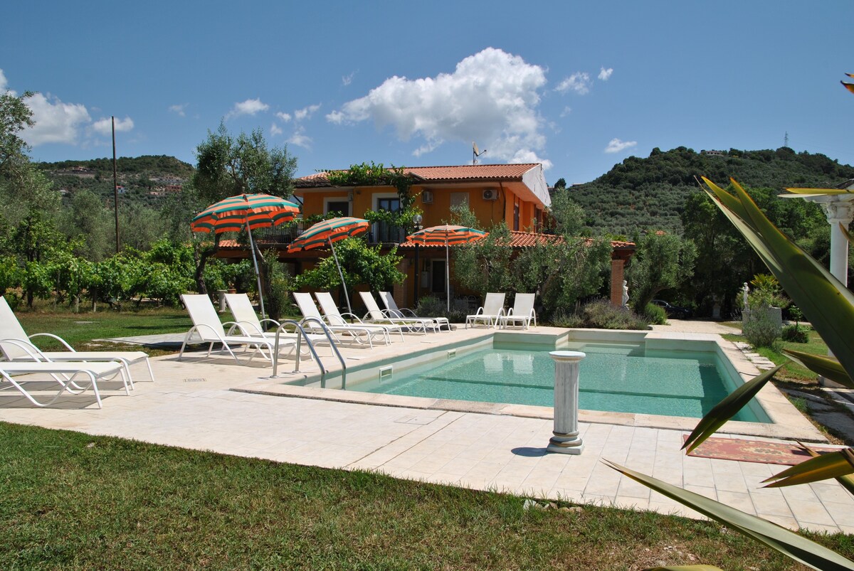 Meridiana holiday house with swimming pool