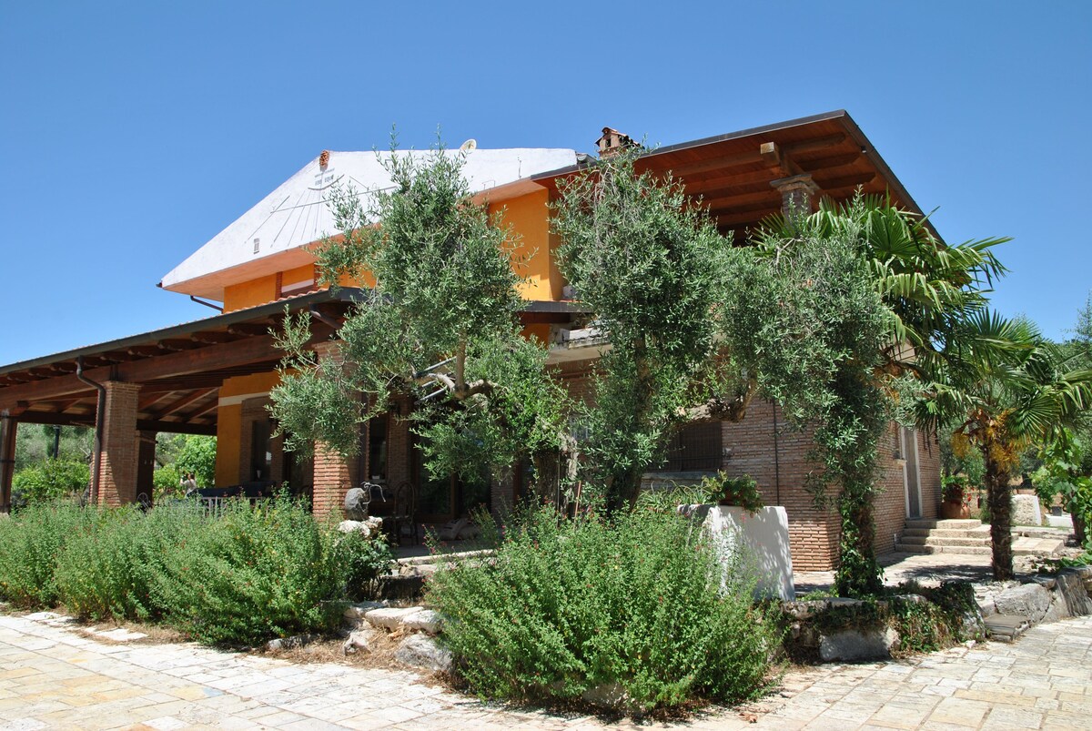 Meridiana holiday house with swimming pool