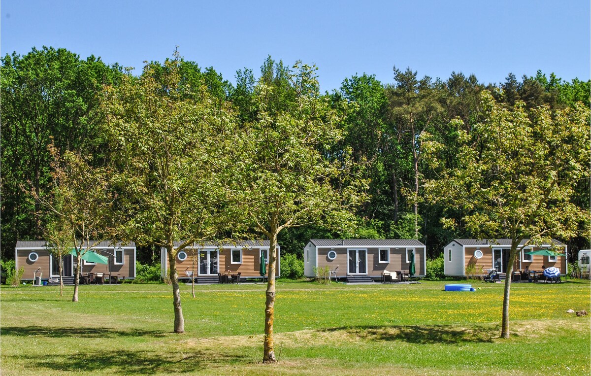 Lovely (sta)caravan in Hoogersmilde with kitchen