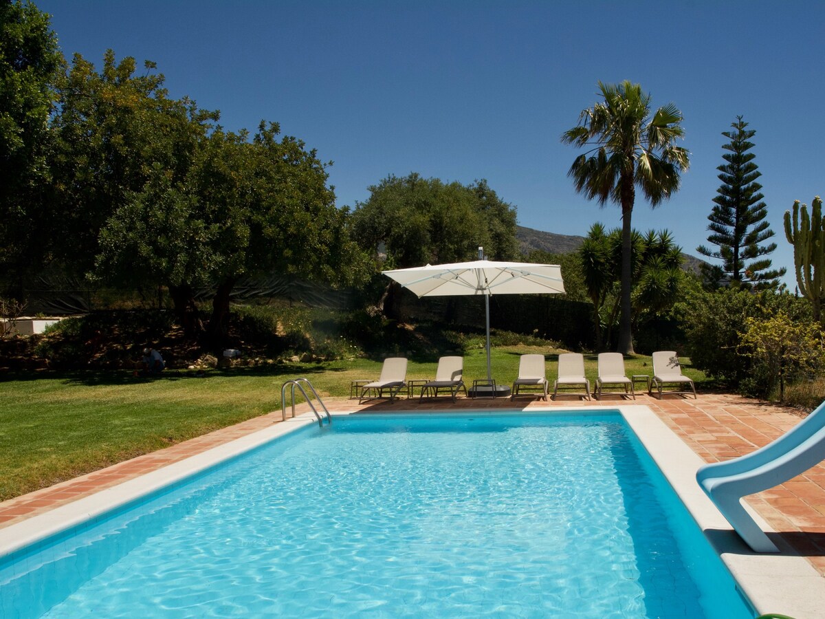 Ciruela -宁静的海景别墅加热泳池