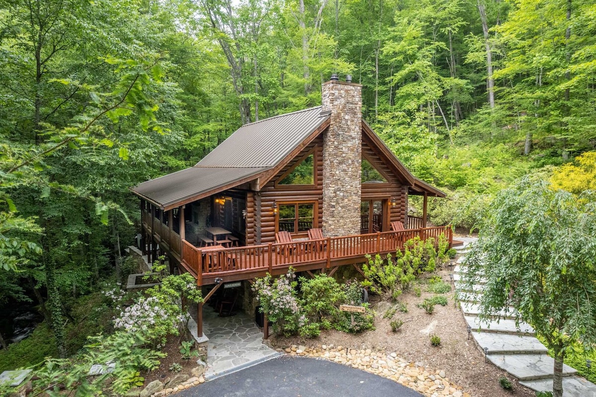 Whispering Forest - Luxury, Custom Mountain Cabin