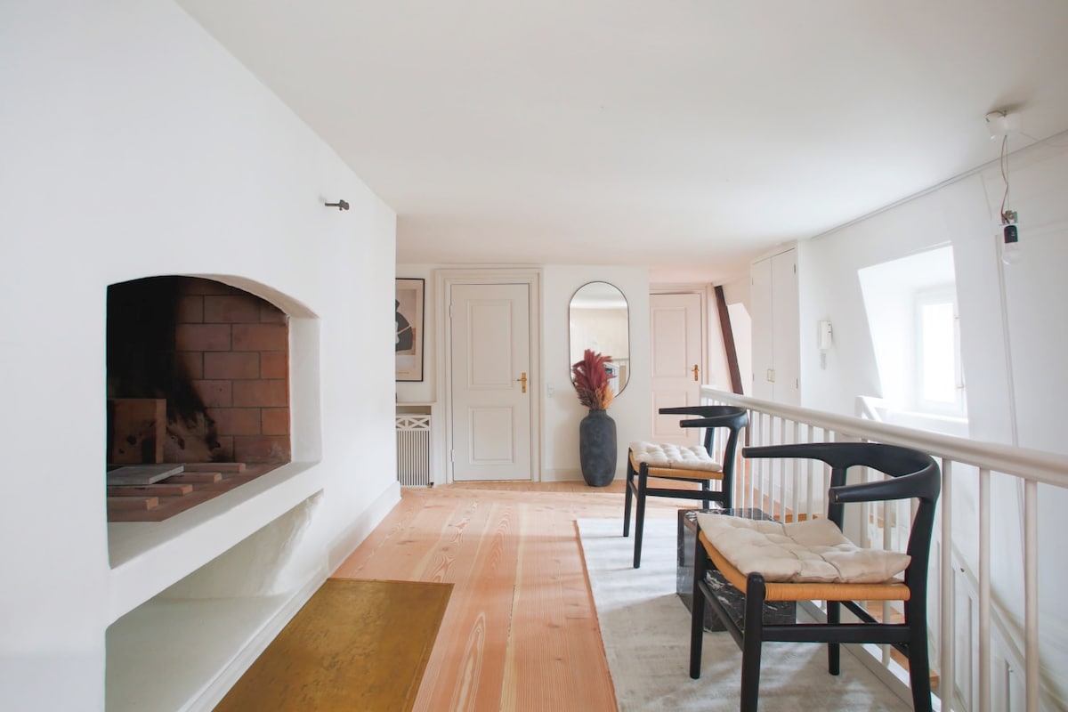 3BR Duplex in Nyhavn w. Private Balcony