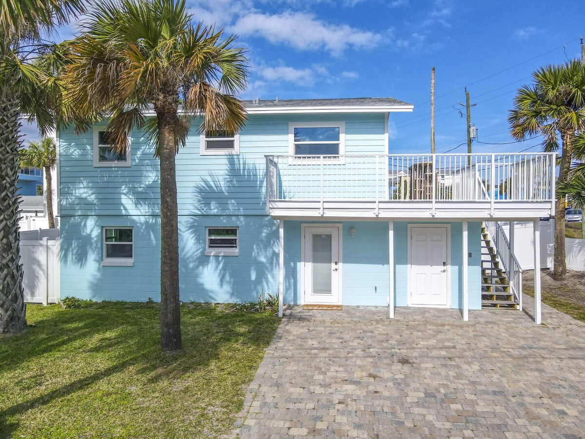 Duplex with Pool! ~ 2 Minutes from the Beach