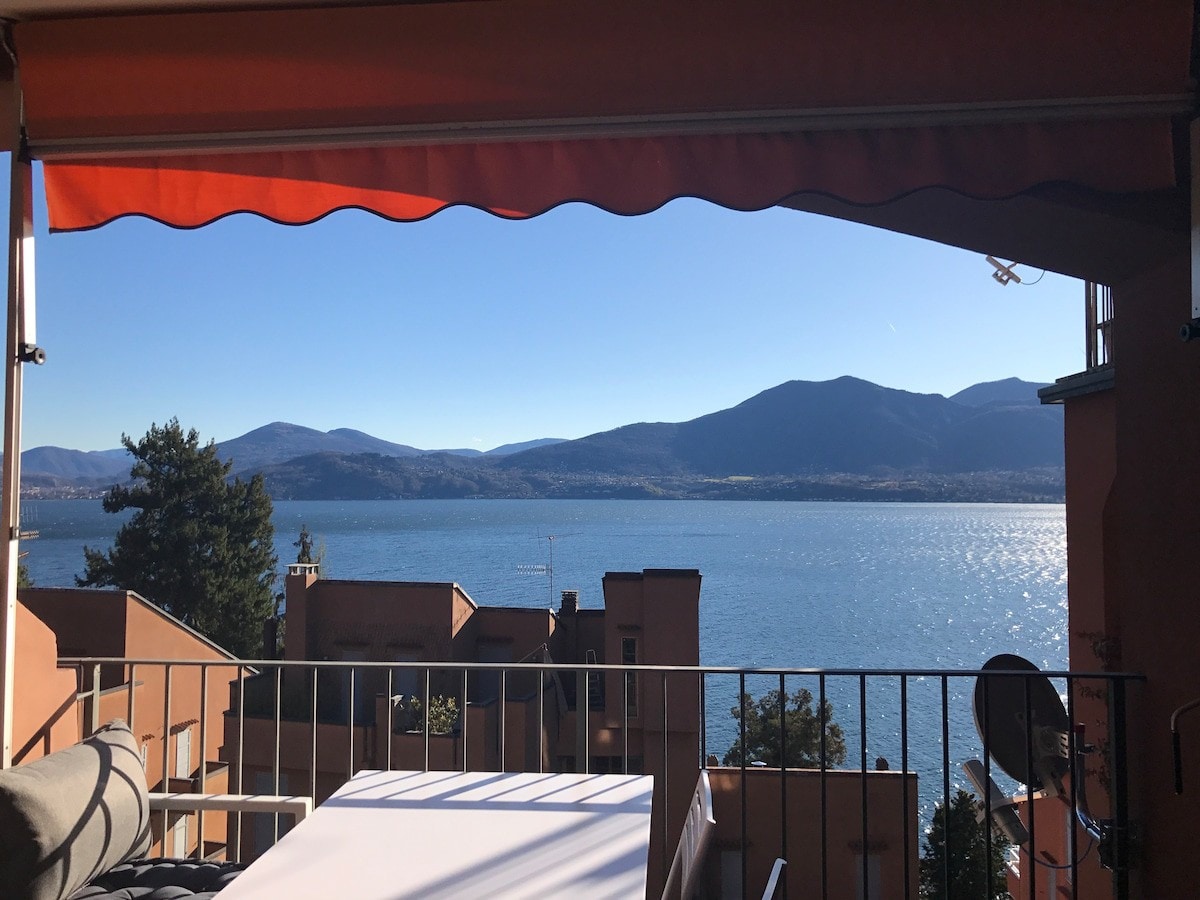 Lavinia apartment in Oggebbio with lake view