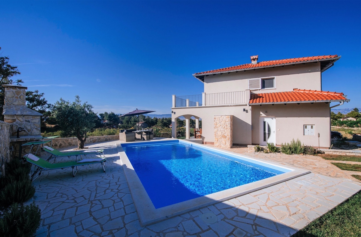 Sea view villa Lozice with private pool