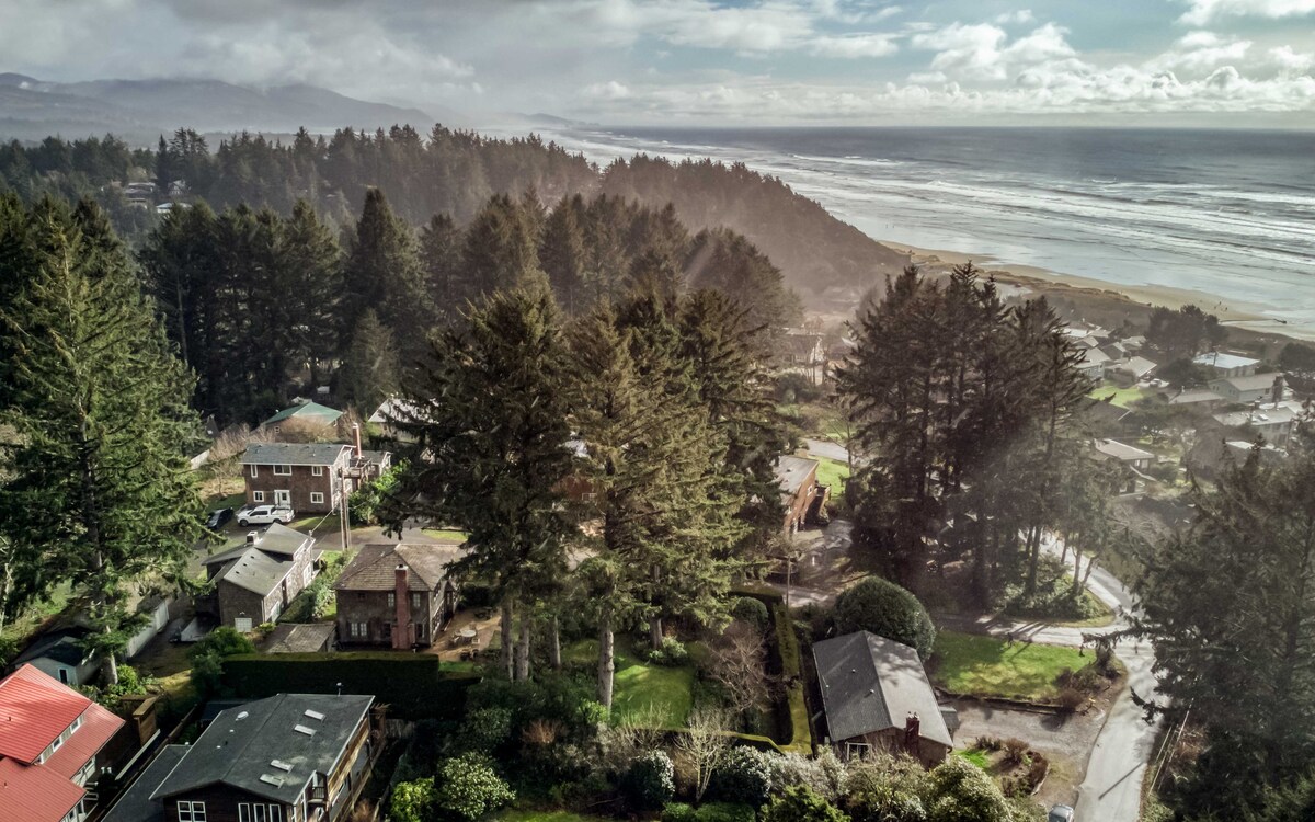 Ocean View-Deck-Game Room-The NeahKahNie House