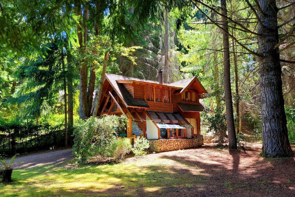 El Remanso Cabin, Bahía Manzano (AND12).