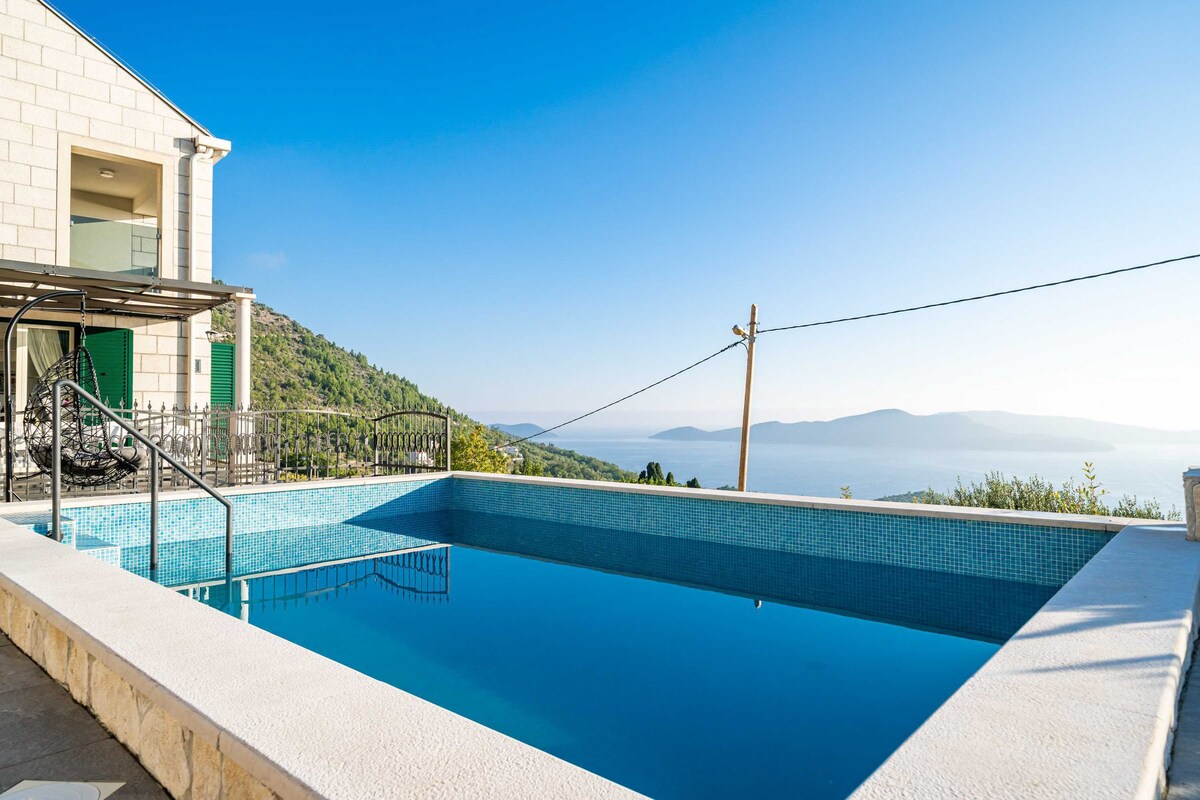 Villa Antea Brsecine-Five Bedroom Villa with Pool