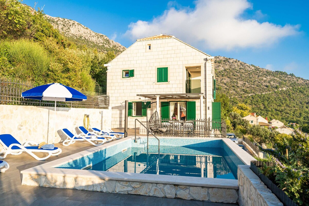 Villa Antea Brsecine-Five Bedroom Villa with Pool