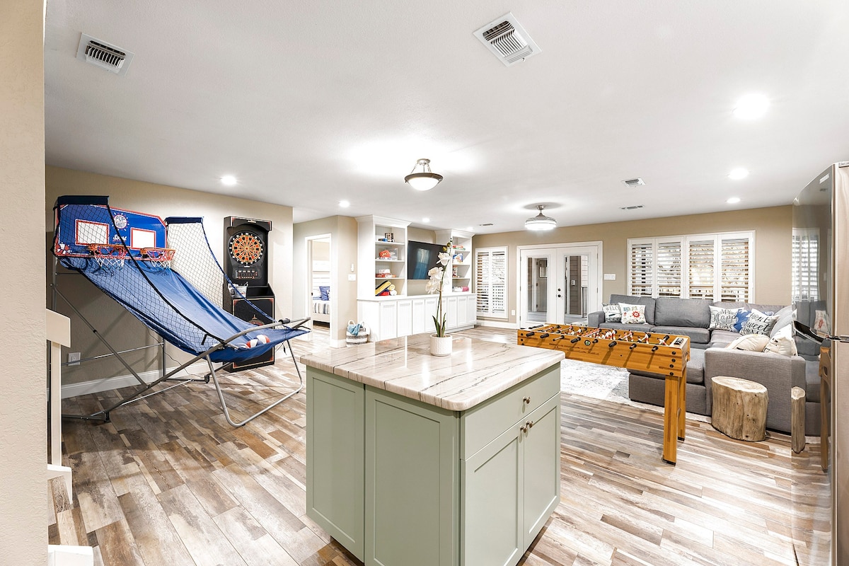 Luxury on Lake LBJ-Sleeps 14 | Firepit | Boat Slip