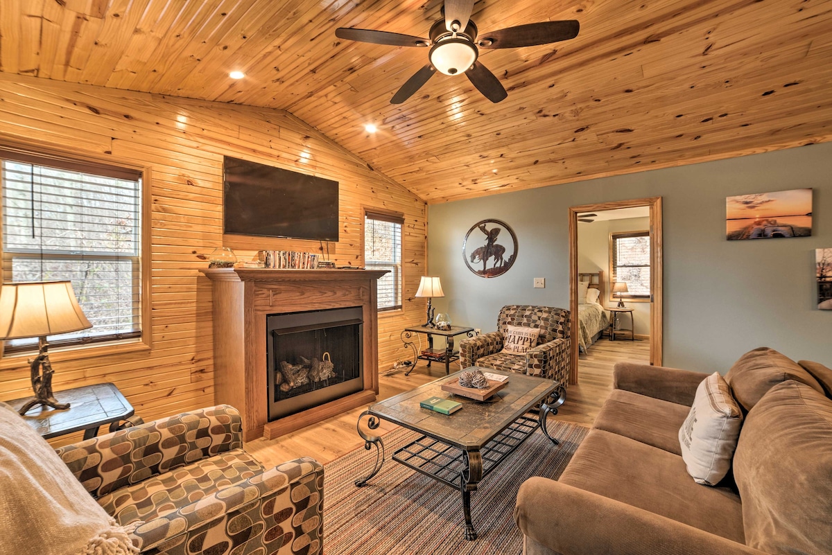 Cozy Waverly Cabin w/ Fireplace & Deck!
