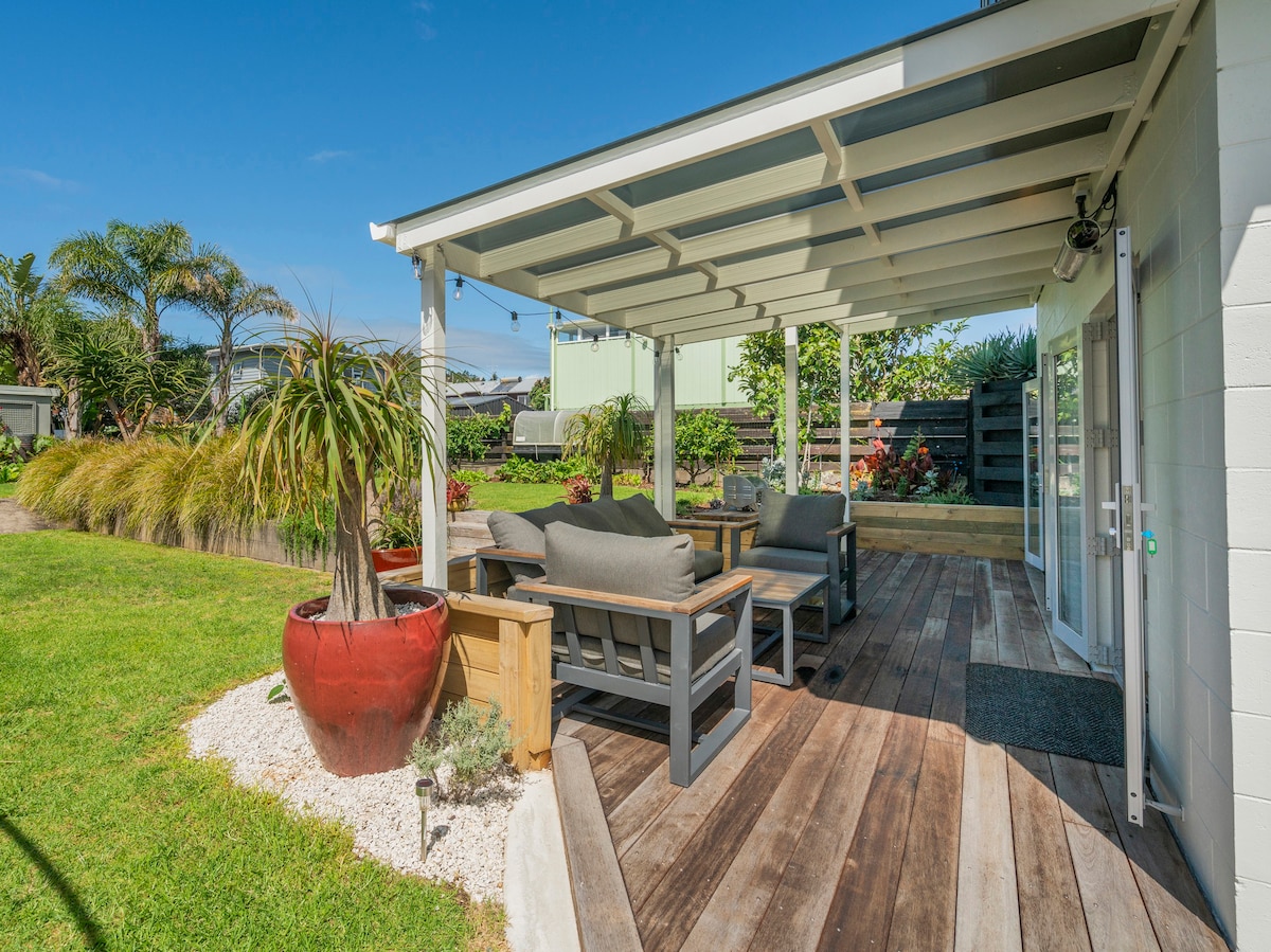 Coast Awhile - Whangamata Holiday Home