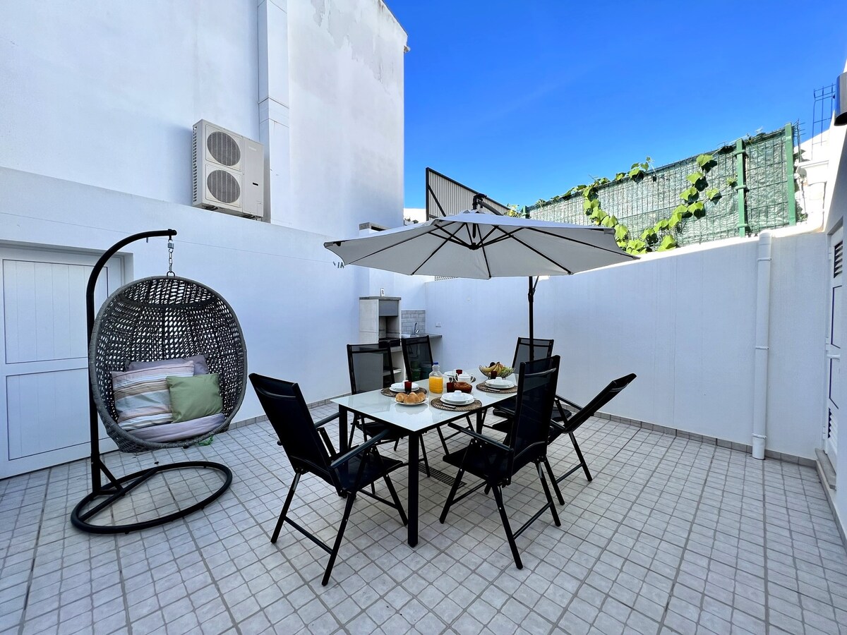Quarteira Terrace by Homing