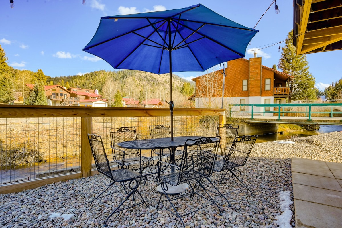 Spacious 4BR Riverfront | Fireplace