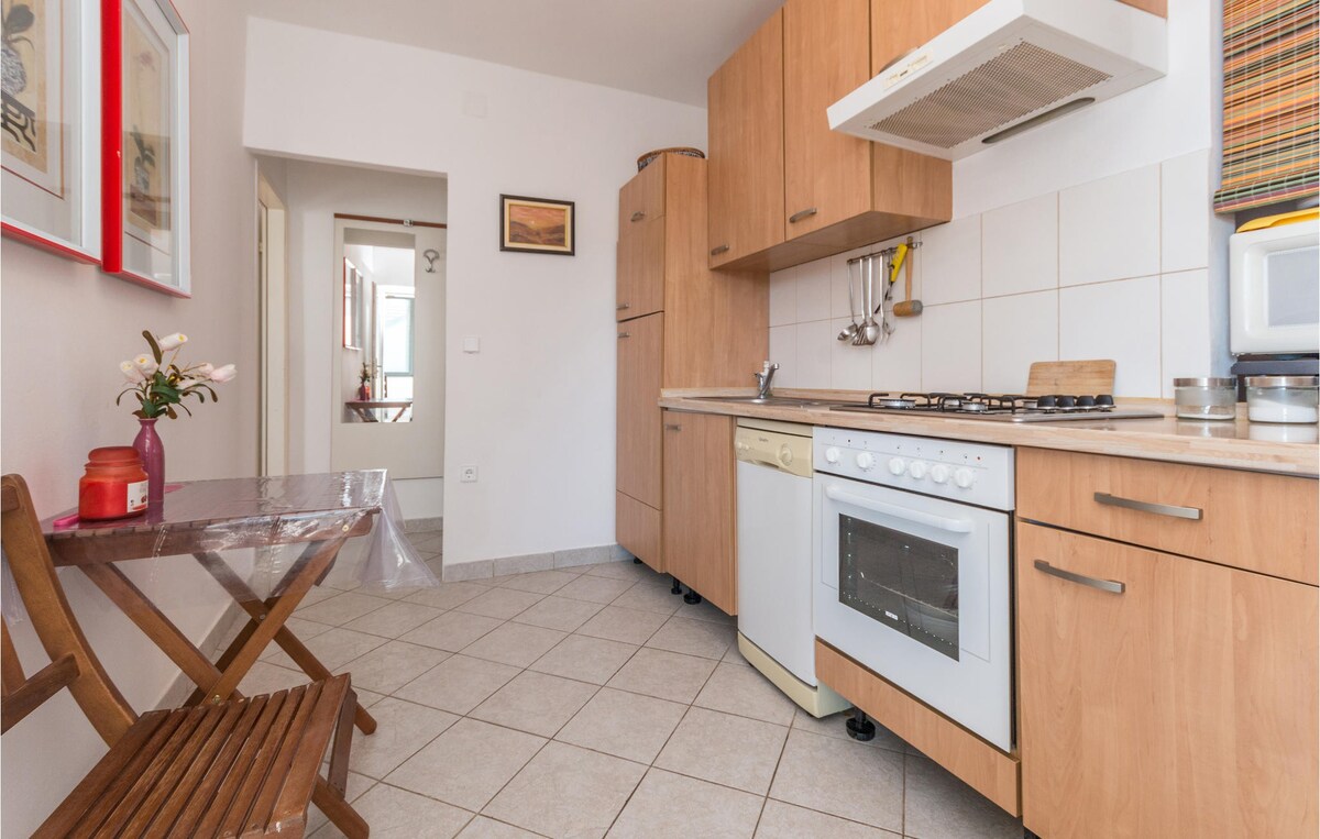 Awesome apartment in Pakostane with s and WiFi