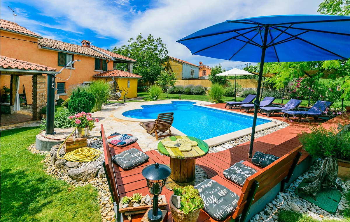 Stunning home in Cabrunici with WiFi