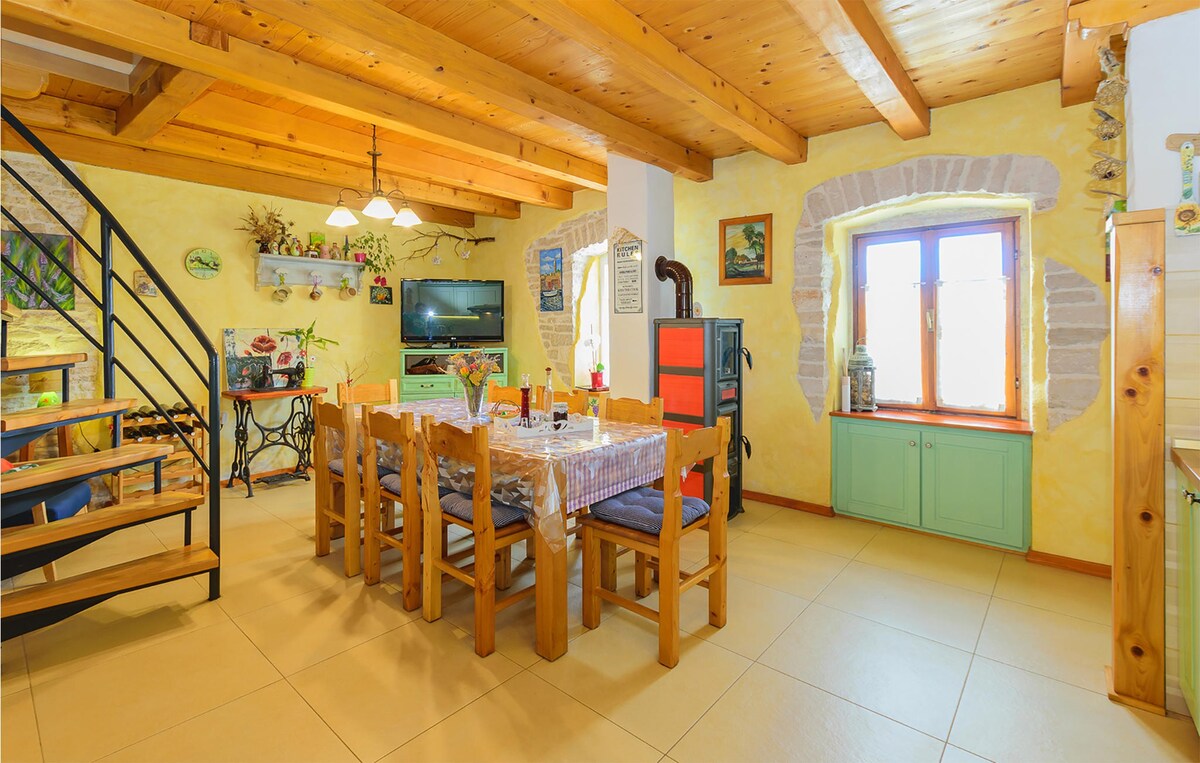 Stunning home in Cabrunici with WiFi