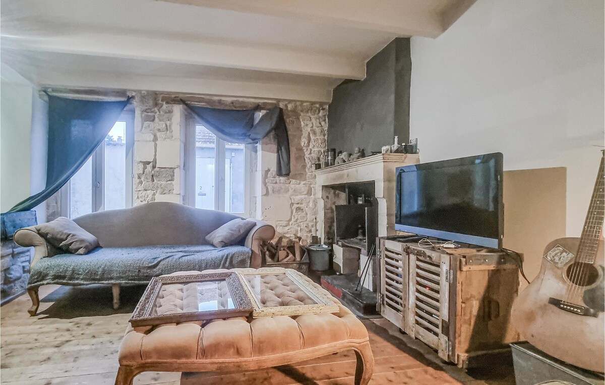 位于L 'Houmeau的绝佳房源，设有1间卧室和无线网络。