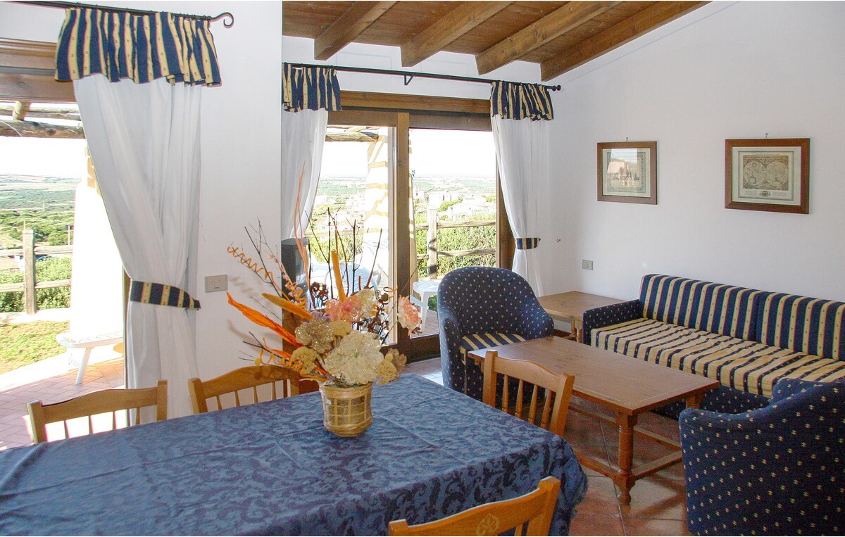 Nice apartment in Punta su Turrione with kitchen