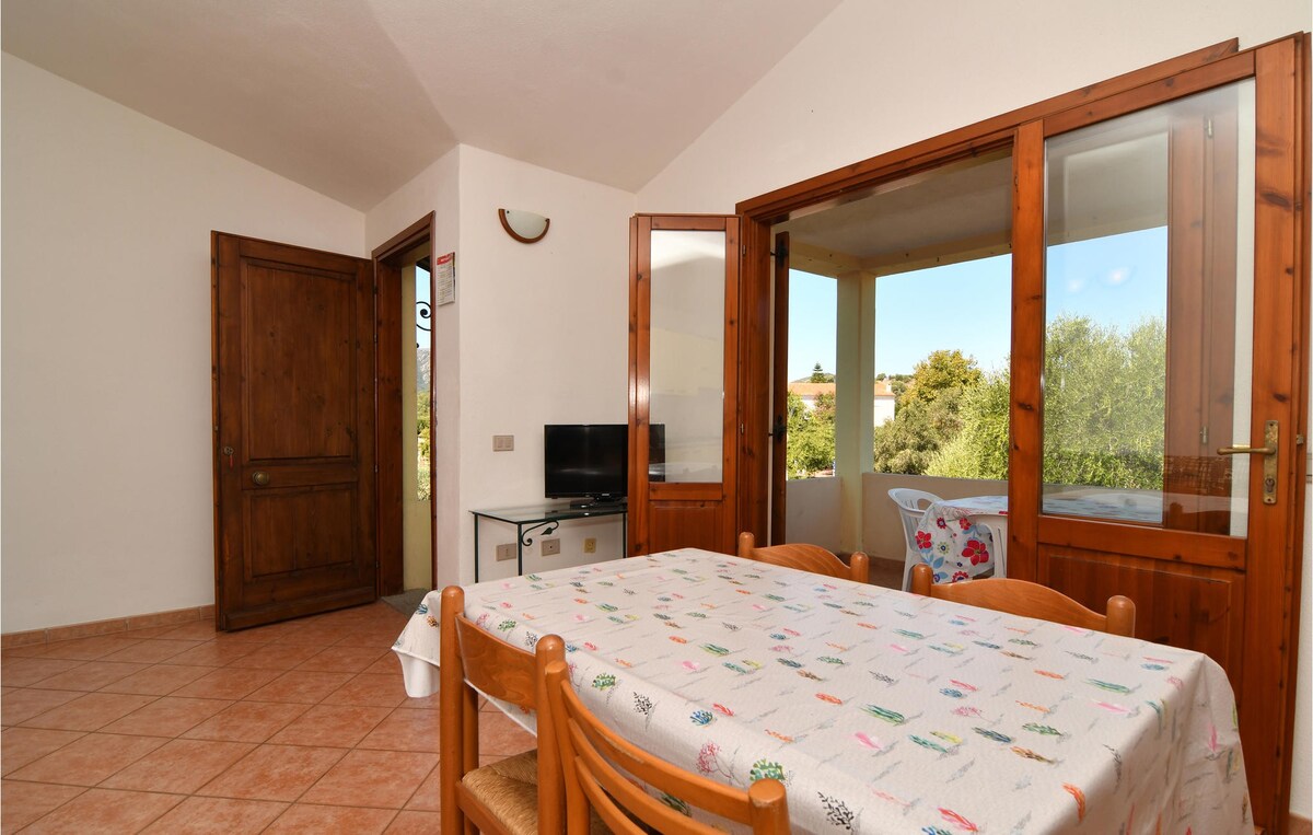 Cozy apartment in San Teodoro with WiFi