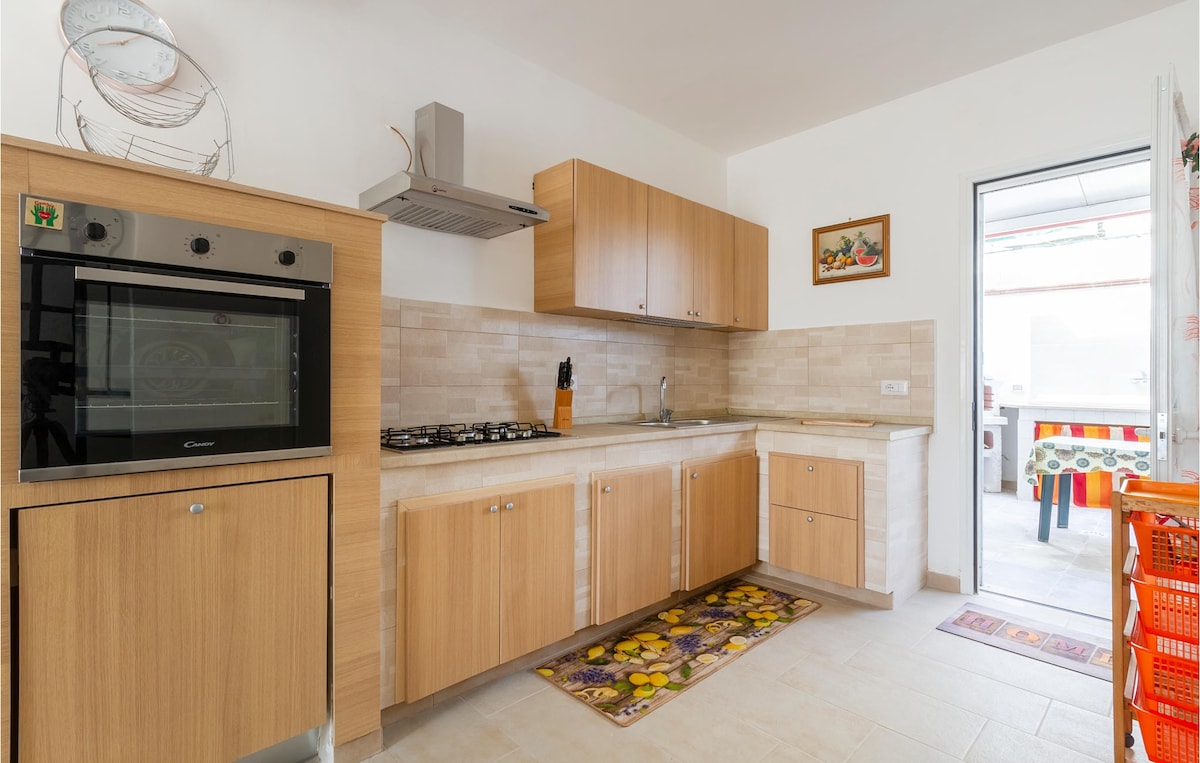 Amazing home in Torre Chianca - Lecce with kitchen