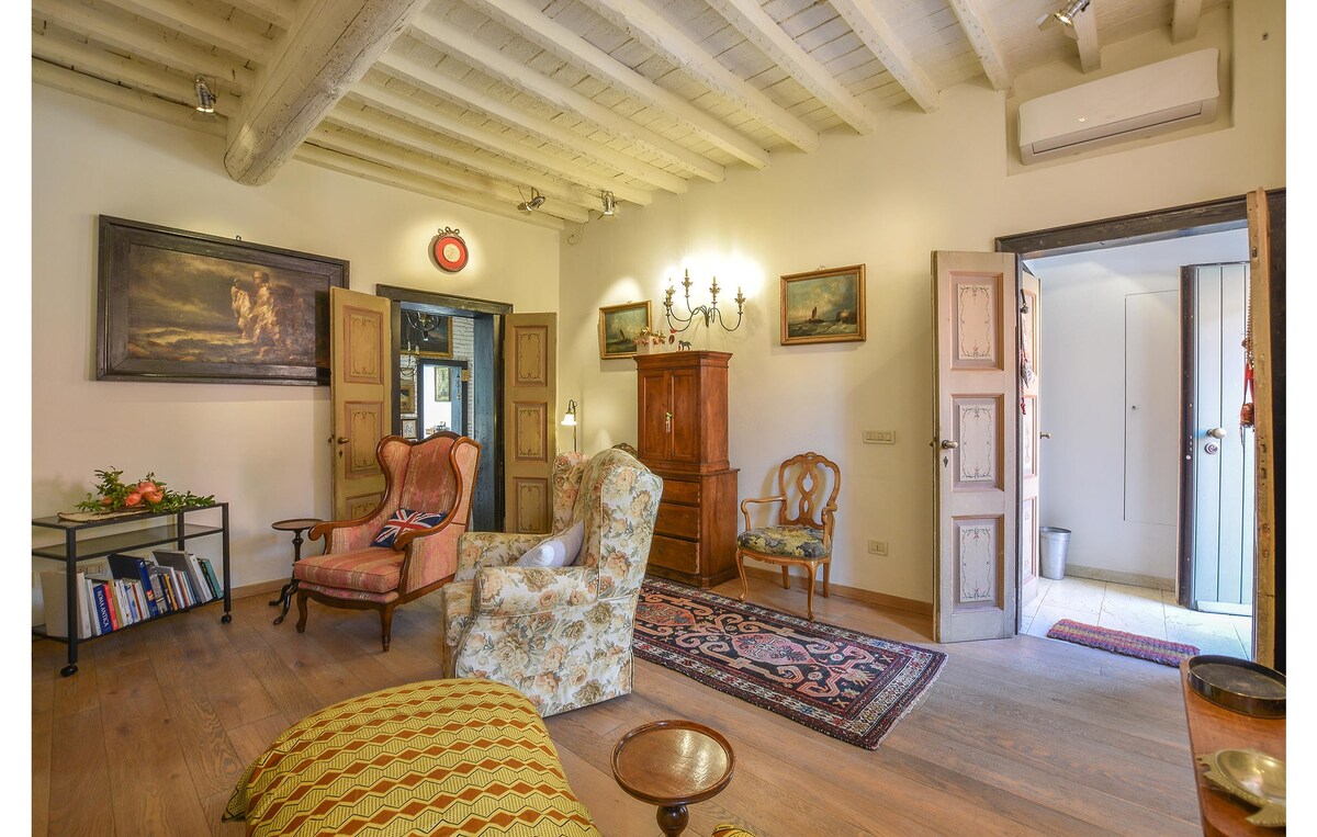 4 bedroom cozy apartment in Mantova