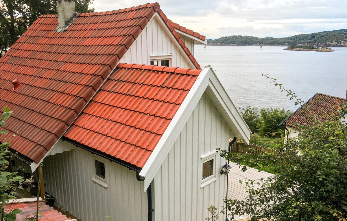 Beautiful home in Hommersåk with WiFi