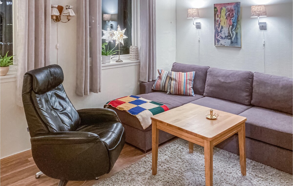 Beautiful apartment in Norheimsund with WiFi