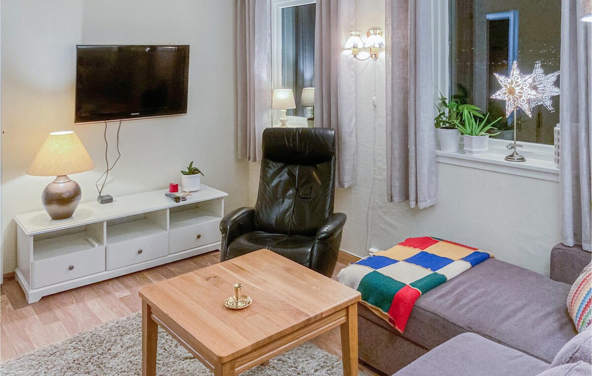 Beautiful apartment in Norheimsund with WiFi