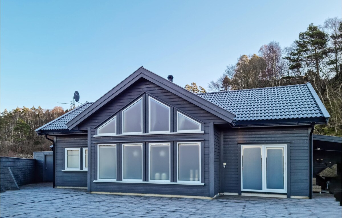 Beautiful home in Lyngdal with 4 Bedrooms