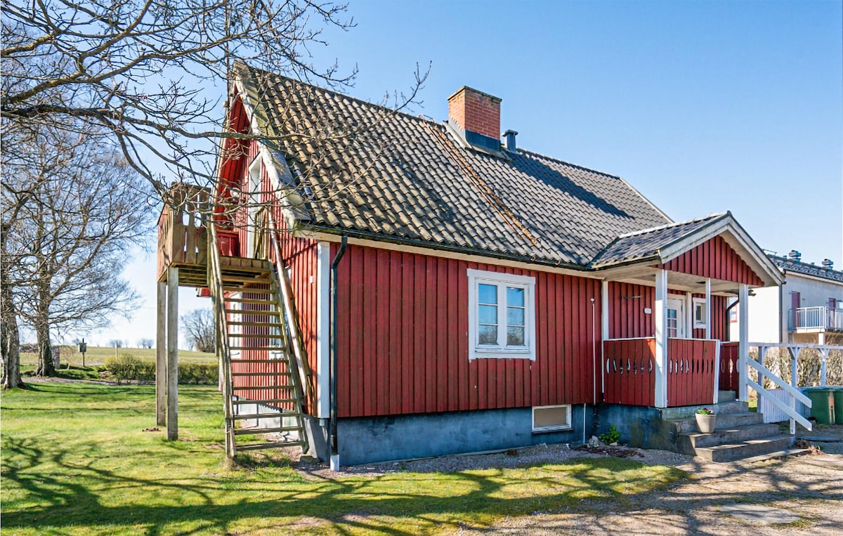 Beautiful home in Laholm with heated swimming pool