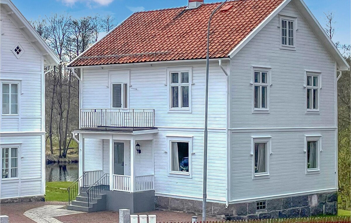 Amazing home in Högsby with 3 Bedrooms and WiFi