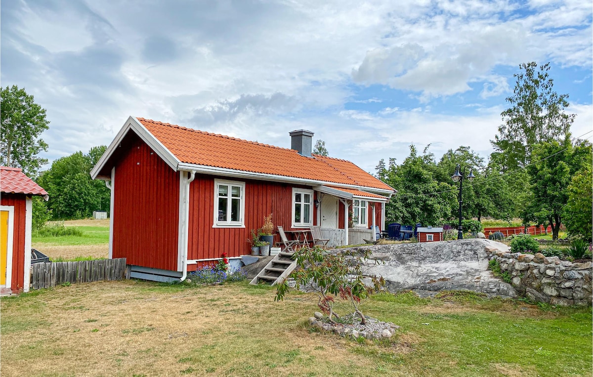 Beautiful home in Västervik with WiFi