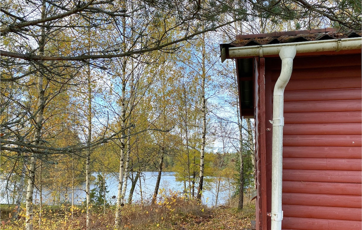 Cozy home in Ambjörnarp with kitchen