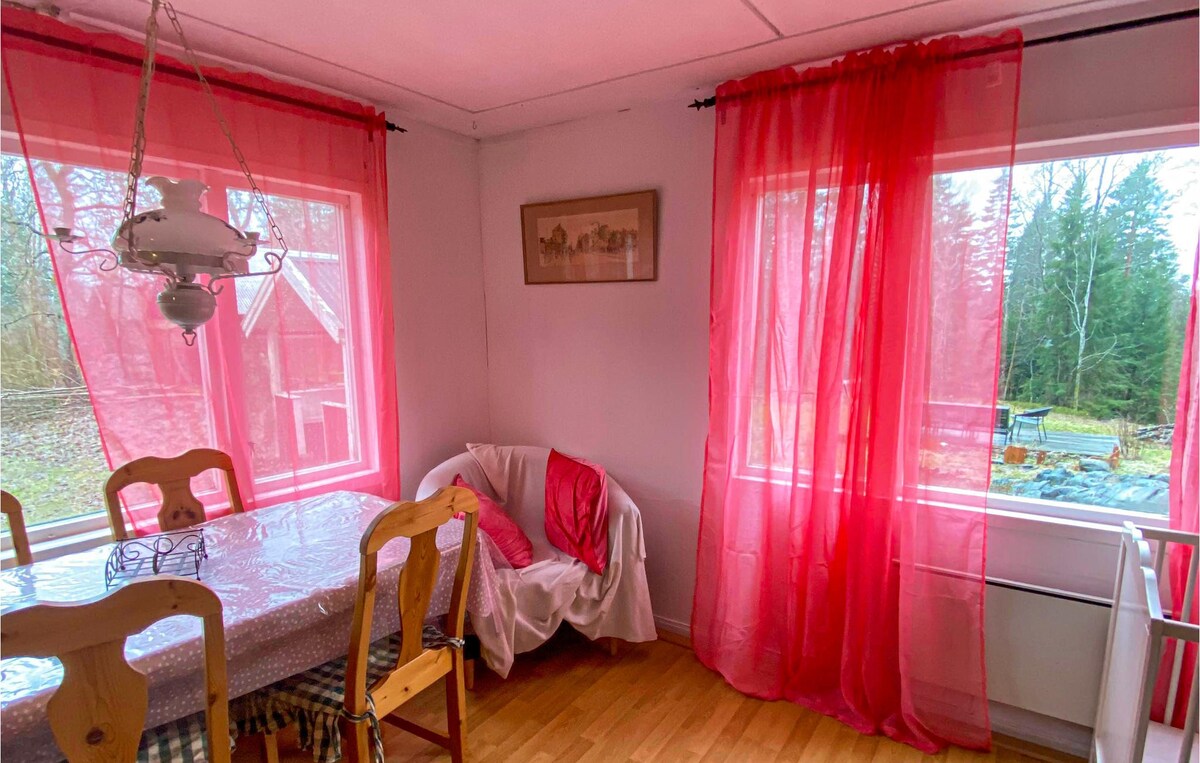 2 bedroom lovely home in Undenäs