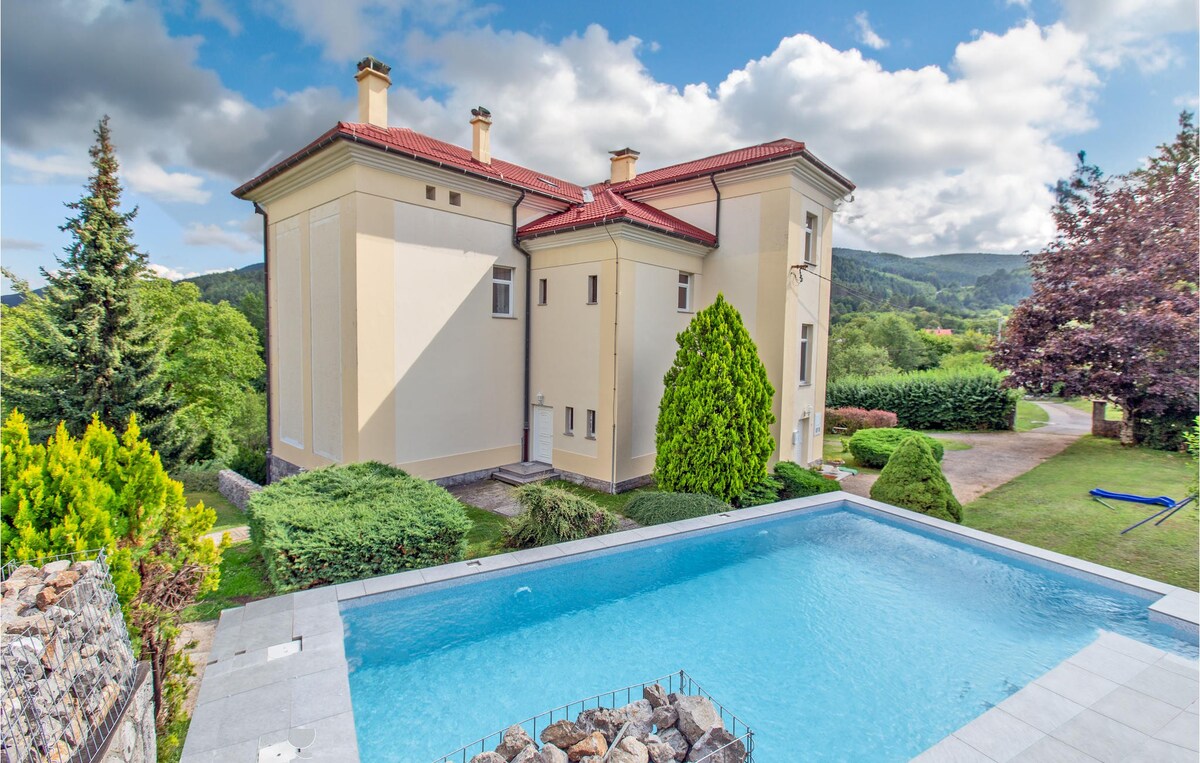 Awesome home in Obrov with outdoor swimming pool