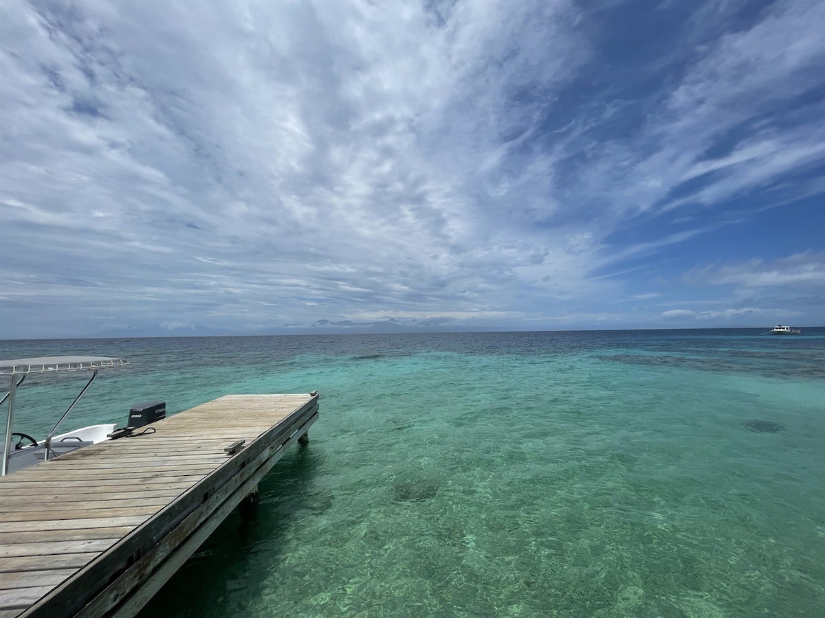 Tiny Home Charm and Caribbean View