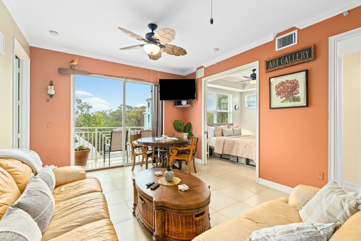 3BR Top-Floor | Pool | Roof Deck | Central AC