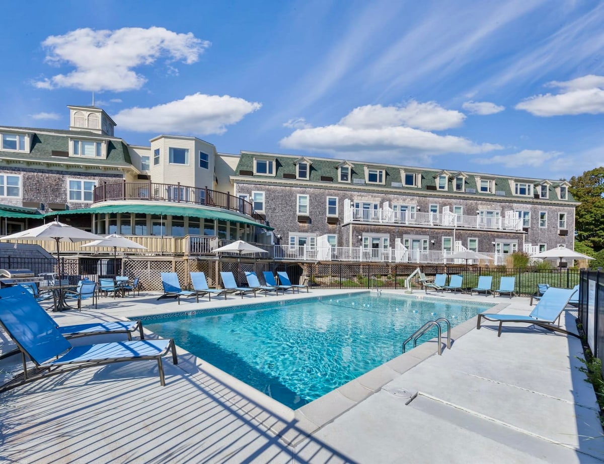 Wyndham Bay Voyage Inn | 1BR/1BA Queen Suite