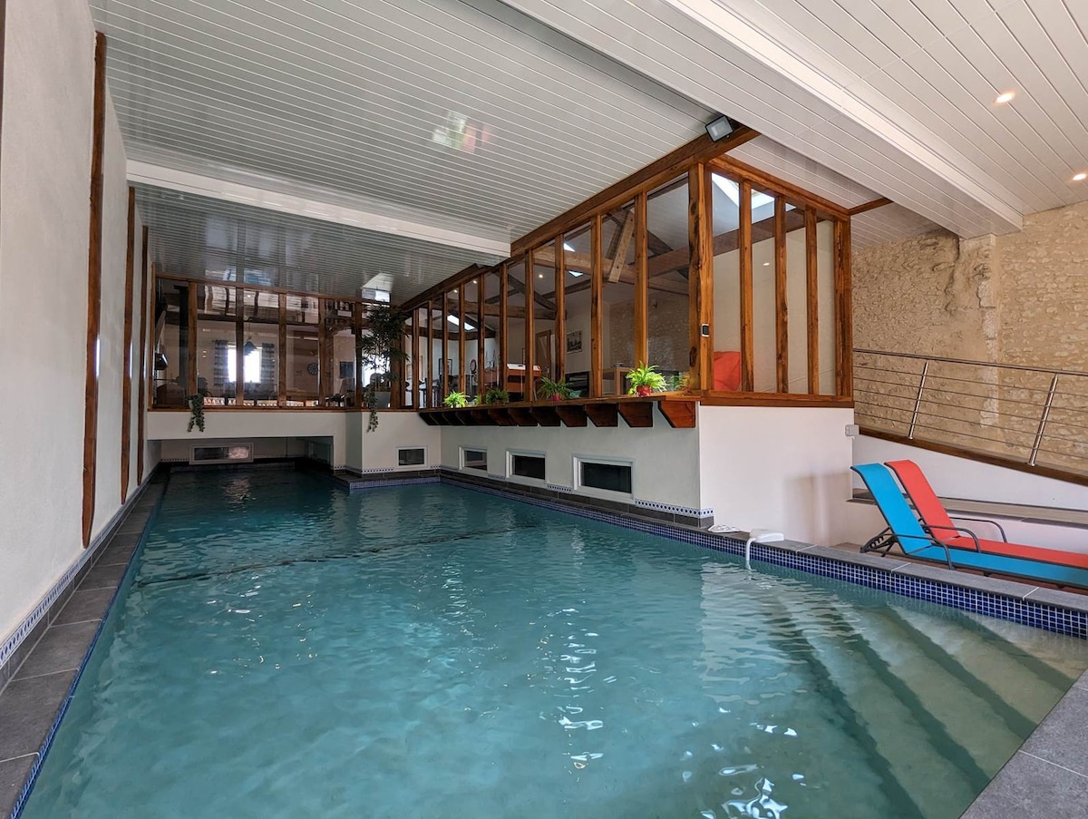 Grange rénovée - piscine intérieure, sauna, bar