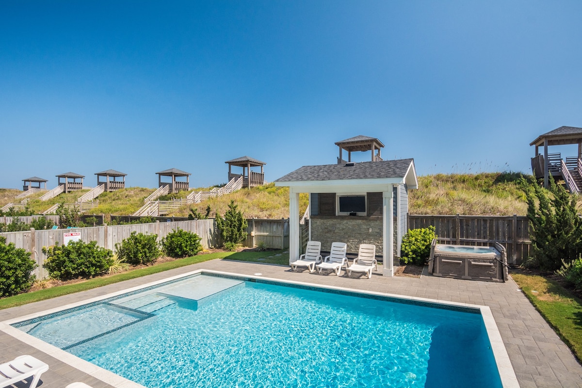 Go Your Own Wave: Oceanfront, Heated Pool, Hot Tub